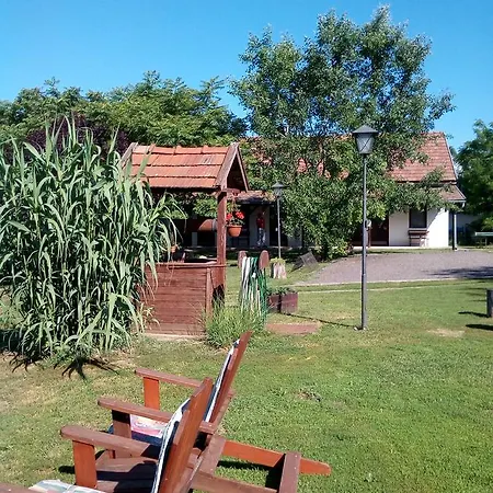 Kiad-lak - Szep Kartya Elfogado 아파트 *